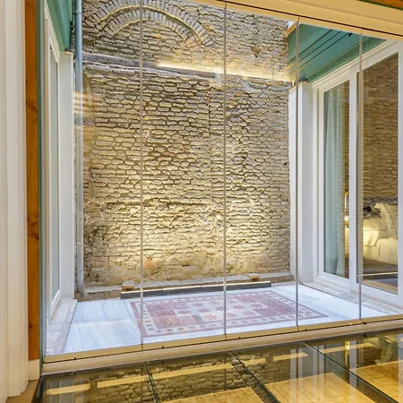 Palacio Vegafuente By Caleta Homes * Málaga