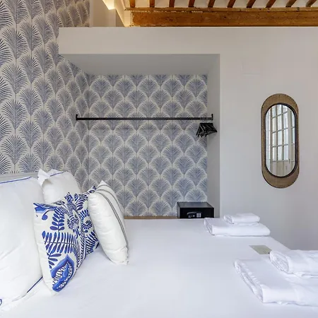 Palacio Vegafuente By Caleta Homes * Malaga